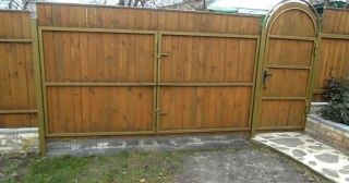 Купить распашные ворота деревянные Лангепас, цена от 2800 руб.